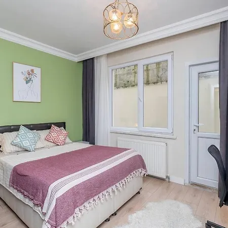 0052 - Cihangir Modernly Designed, Cozy New Flat. Apartament *